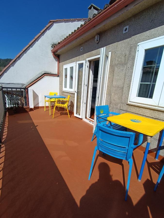 A Barca De Pedra Hostel Padron Luaran gambar