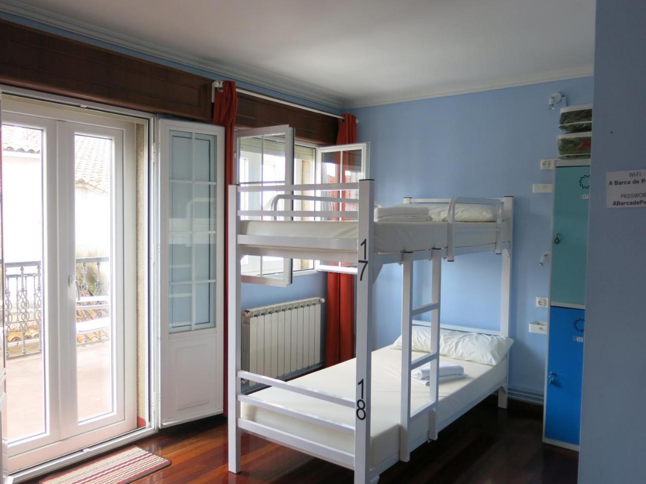 A Barca De Pedra Hostel Padron Luaran gambar